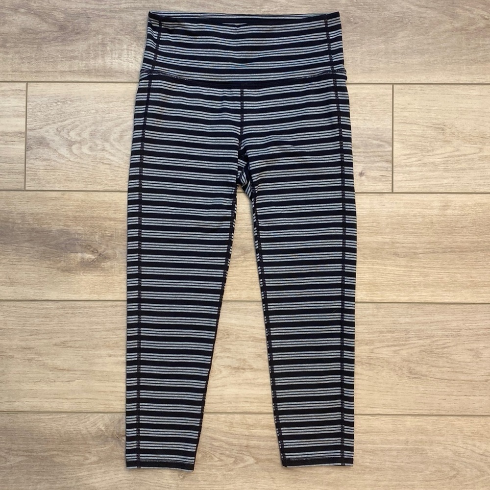 Athleta | Chaturanga Capris‎ | High Rise Cropped Yoga Leggings - Picture 2 of 11